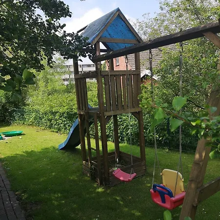 Risel-ferienhaus-im-huus-godewind-mit-sauna-und-kamin * Dornumersiel