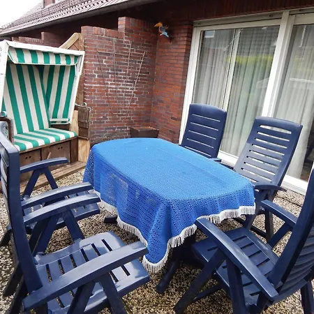 Holiday home Risel-ferienhaus-im-huus-godewind-mit-sauna-und-kamin *