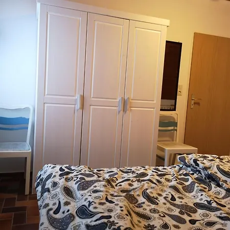 Risel-ferienhaus-im-huus-godewind-mit-sauna-und-kamin * Dornumersiel