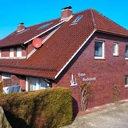 Risel-ferienhaus-im-huus-godewind-mit-sauna-und-kamin * Dornumersiel