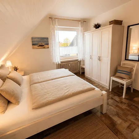 Feriehus Risel-ferienhaus-im-huus-godewind-mit-sauna-und-kamin Dornumersiel