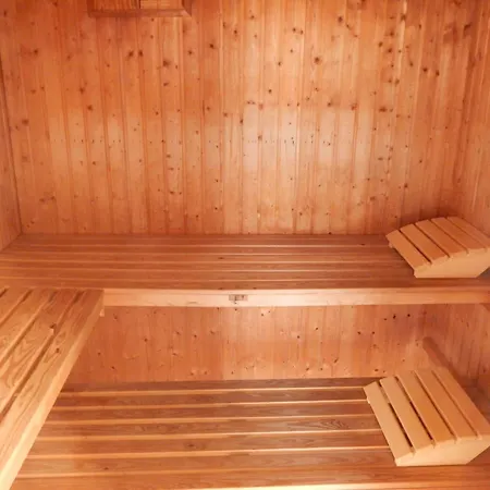Risel-ferienhaus-im-huus-godewind-mit-sauna-und-kamin Feriehus *
